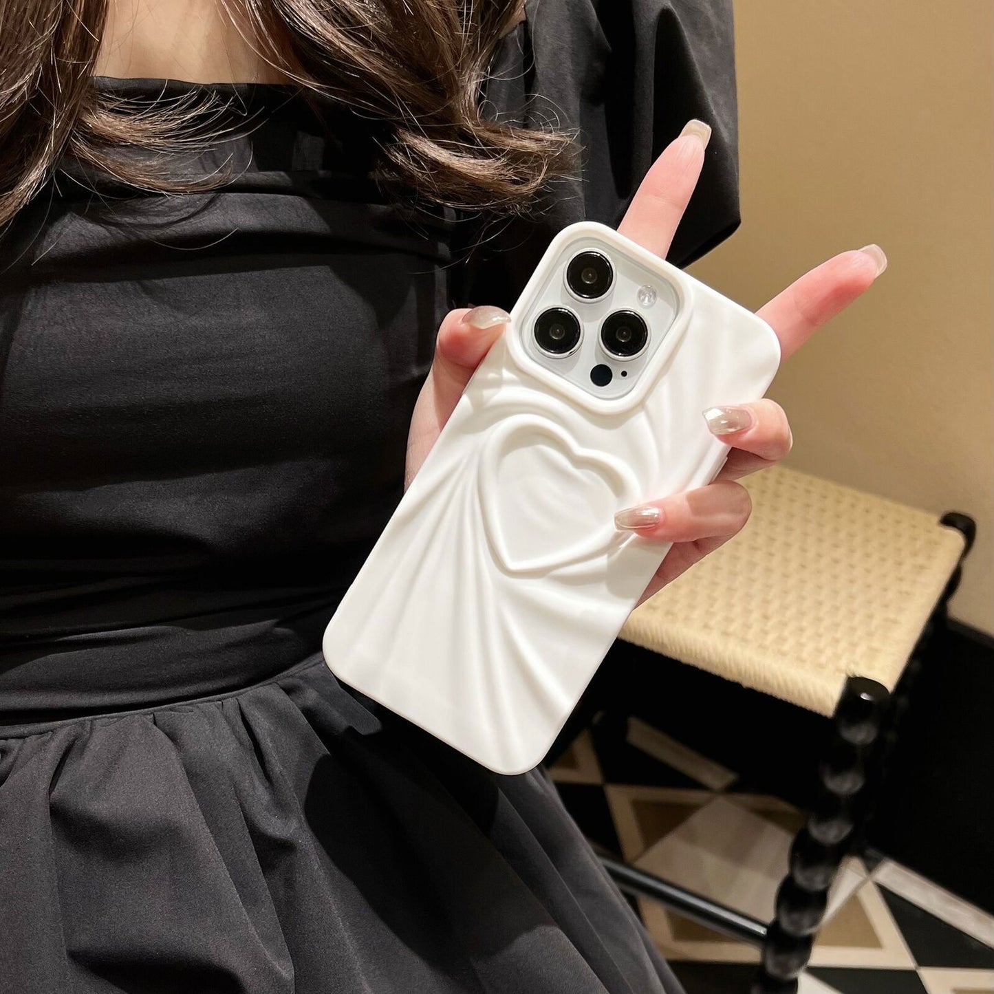 Stylish 3D Heart Design Case for iPhone 16 - carolay.co